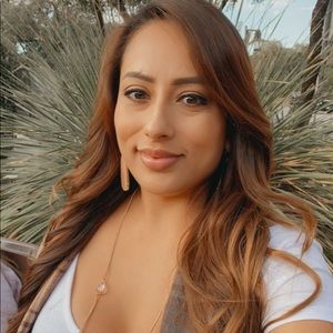 Meet your Posher, Leandra